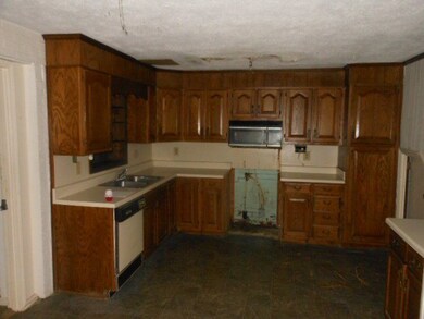 1749 Waverland Cir, Macon, GA 31211 - photo 6