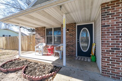 2027 S Village Ln, Bolivar, MO 65613 - photo 3