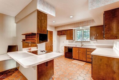 3653 W Shangri LA Rd Phoenix-large-007-1