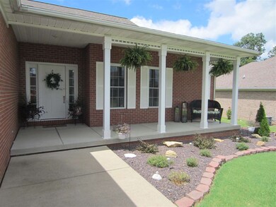 With neutral d'cor, this home is in pristine condi