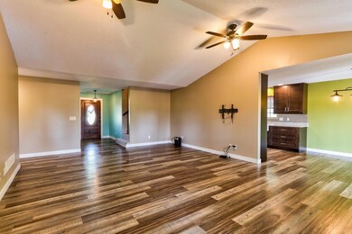 4322 Summer Creek Ln, Newburgh, IN 47630 - photo 2