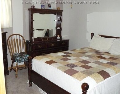 219 Pine Cir, Dunbar, WV 25064 - photo 7