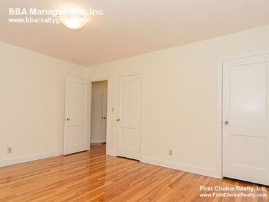 31 Hammond Pond Pkwy unit 2, Chestnut Hill, MA 02467 - photo 5