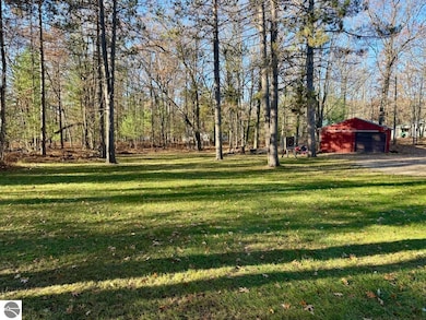 2433 W Maplehurst Dr, Roscommon, MI 48653 - photo 5