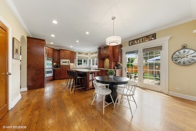 986 S Mitchell Ave, Elmhurst, IL 60126 - photo 3