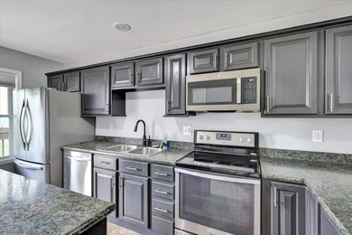 126 O'Hear Ct, Waterbury, VT 05676 - photo 4