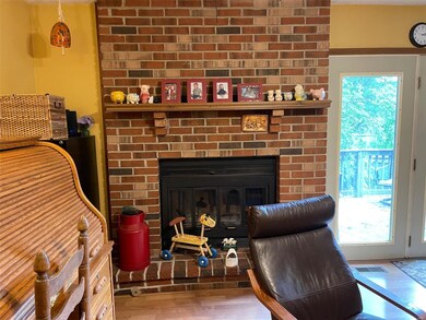 2015 Greenbrier Dr, Collinsville, IL 62234 - photo 6