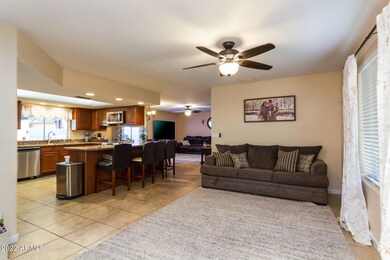4051 W Laurel Ln, Phoenix, AZ 85029 - photo 2