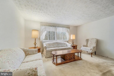 8278 Crestmont Cir, Springfield, VA 22153 - photo 5