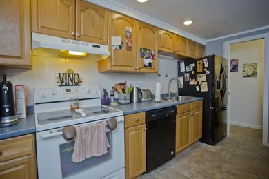 269 Chicopee St unit 13, Chicopee, MA 01013 - photo 5