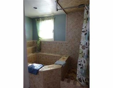 155 Oxford St, Cranston, RI 02920 - photo 6