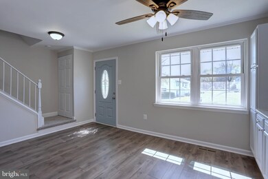 5649 Selford Rd, Halethorpe, MD 21227 - photo 4