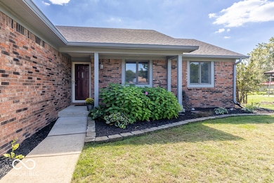 3713 Wild Ivy Dr, Indianapolis, IN 46227 - photo 2