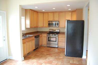 1081 Oregon Ave, Columbus, OH 43201 - photo 5