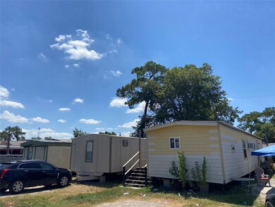 14002 Eagle Pass St unit 5, Houston, TX 77015 - photo 2