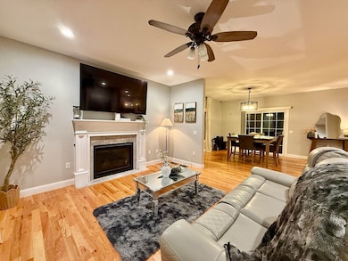157 Canterbury Rd, Springfield, MA 01118 - photo 4