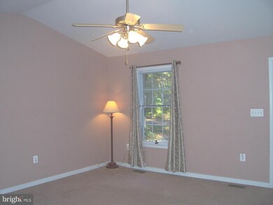 27138 Slash Pine Cir, Ruther Glen, VA 22546 - photo 3