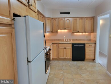 20637 Valley Forge Cir unit 637, King of Prussia, PA 19406 - photo 3