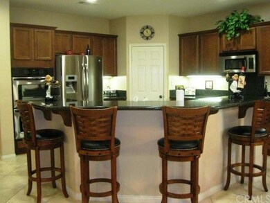 Island has seating area