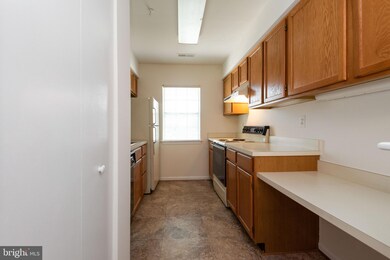 9274 Cherry Ln unit 81, Laurel, MD 20708 - photo 5