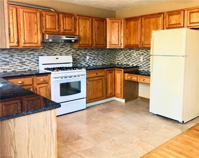 400 Commonwealth Ave unit 11, Warwick, RI 02886 - photo 5