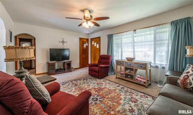 104 Welch Dr, Lincoln, IL 62656 - photo 3