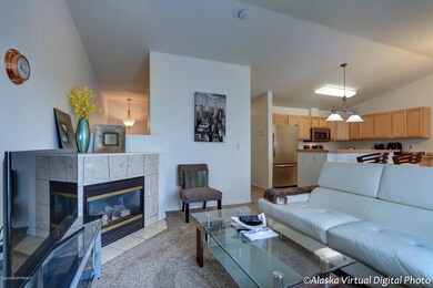 Living Rm w/ Gas Fireplace