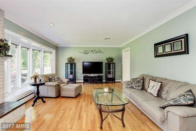 8529 Pineway Dr, Laurel, MD 20723 - photo 3