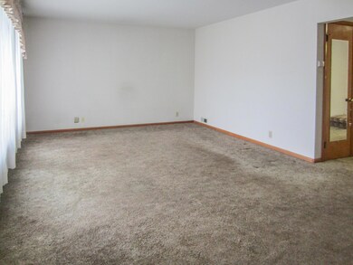 4221 Seigman Ave, Columbus, OH 43213 - photo 6