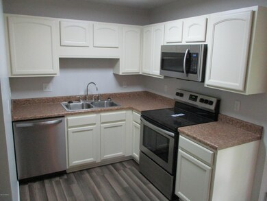 212 Regalwood Dr, Jacksonville, NC 28546 - photo 5