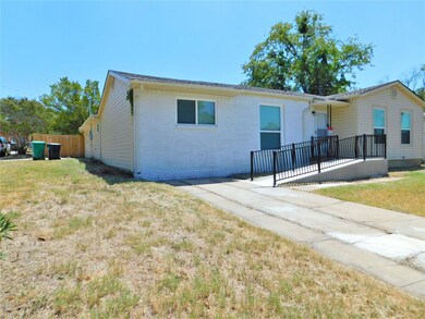 1703 Mercedes Rd, Denton, TX 76205 - photo 2