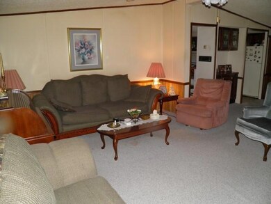 531 Hendrixson Dr, Manchester, TN 37355 - photo 2