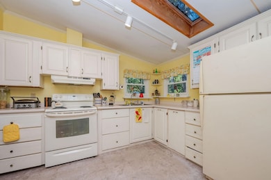 10 York Ct, Rochester, NH 03868 - photo 4