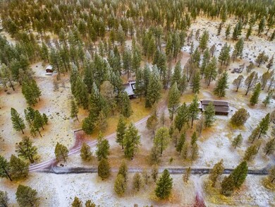 17550 Wilt Rd, Sisters, OR 97759 - photo 3