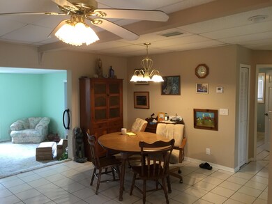 Cedar dinette