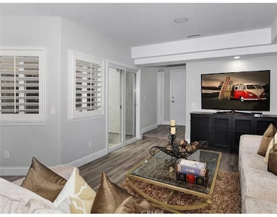 211 8th St, Huntington Beach, CA 92648 - photo 2