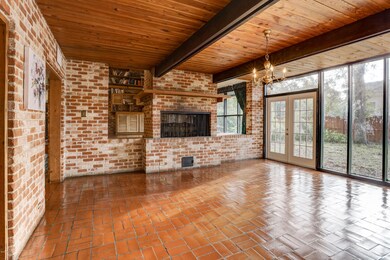 420 E Main St-6