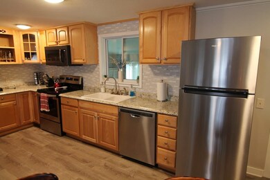 22 Franklin St, Lincoln, NH 03251 - photo 3