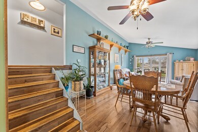 353 Delaware St, Carpentersville, IL 60110 - photo 3