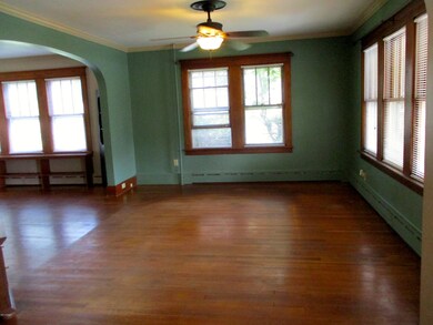 305 W Catharine St, Milford, PA 18337 - photo 2