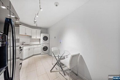 2 Claridge Dr unit 1GE, Verona, NJ 07044 - photo 6