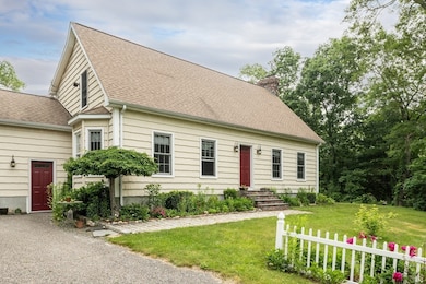 29 Miscoe Rd, Mendon, MA 01756 - photo 4