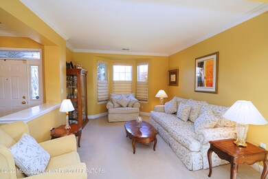 6-Living Room-92-Minuteman-Cir