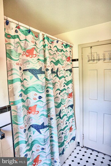 5044 Smithfield Rd, Drexel Hill, PA 19026 - photo 2