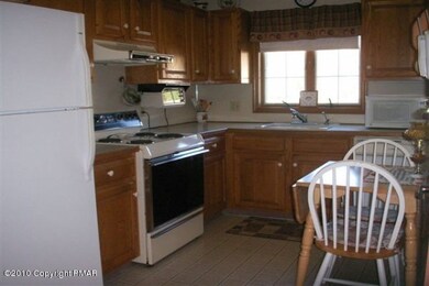 97 Village Dr, Stroudsburg, PA 18360 - photo 2