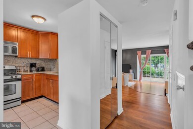 11 Hopkinson Ct, East Windsor, NJ 08520 - photo 4