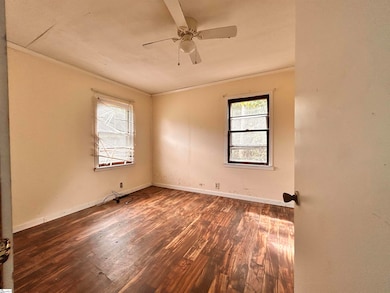 288 Hooker Ave, Laurens, SC 29360 - photo 6