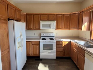 20 3 kitchen bright and spacious