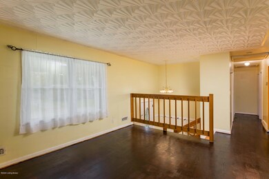 5412 Idlewood Ln, Louisville, KY 40291 - photo 5