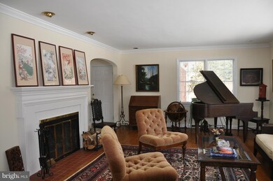 3532 Barkley Dr, Fairfax, VA 22031 - photo 5